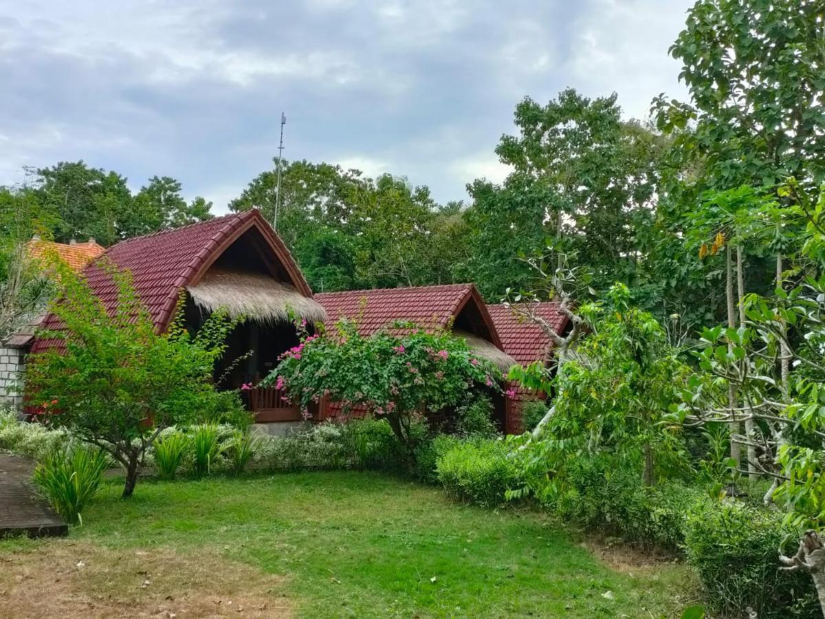 Batumadeg Bougainvillea Bungalow מראה חיצוני תמונה