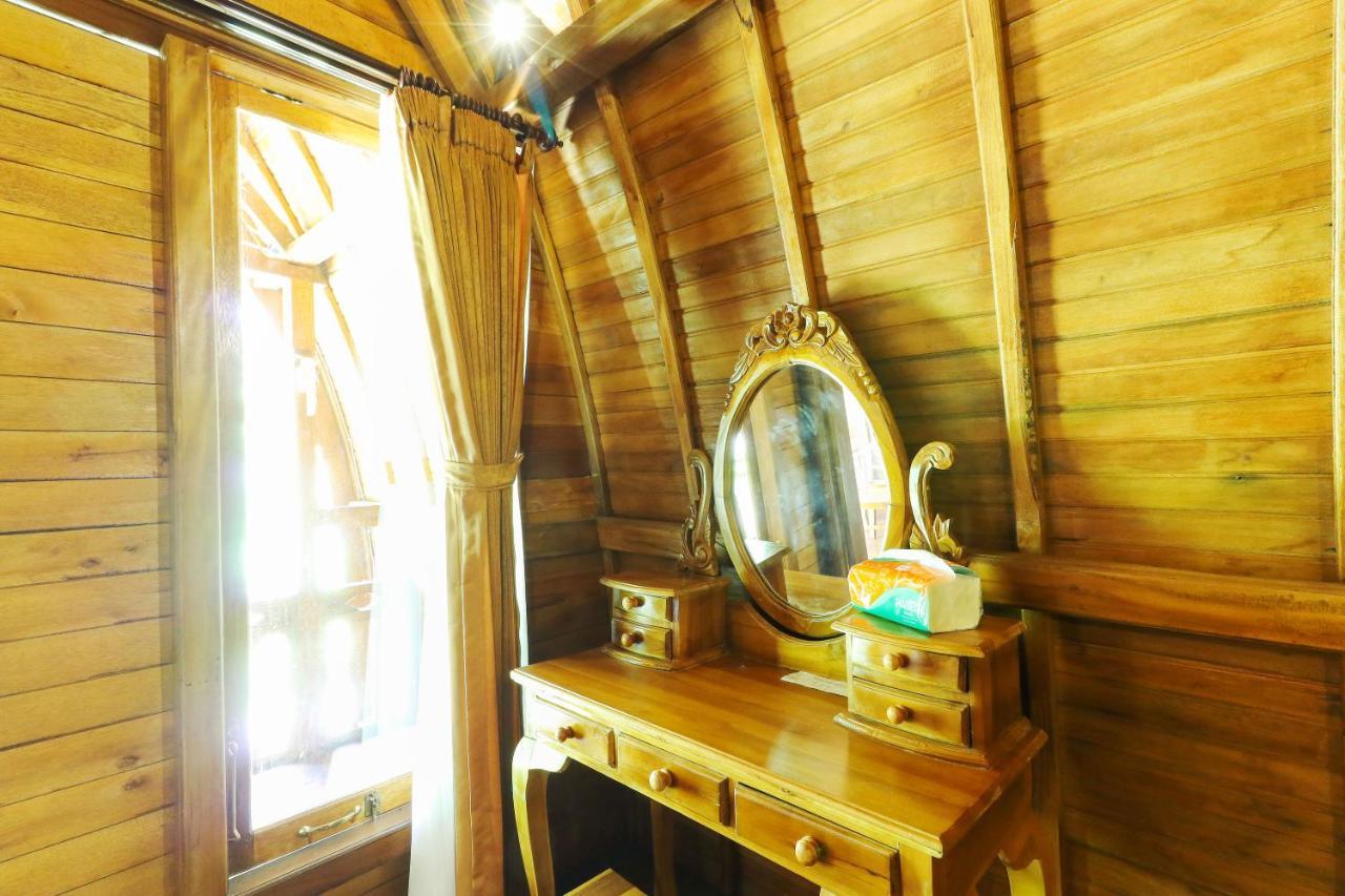 Batumadeg Bougainvillea Bungalow מראה חיצוני תמונה